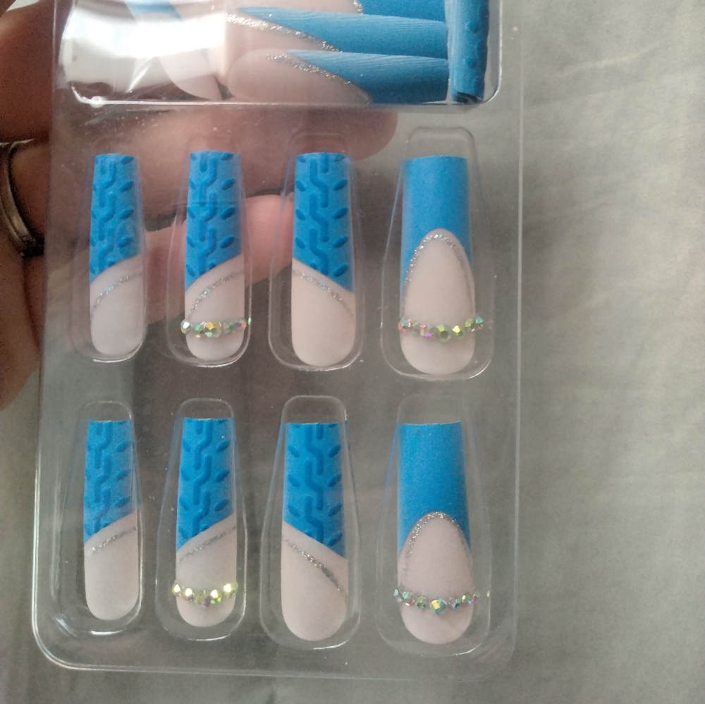 Nails - Picture 2 of 4